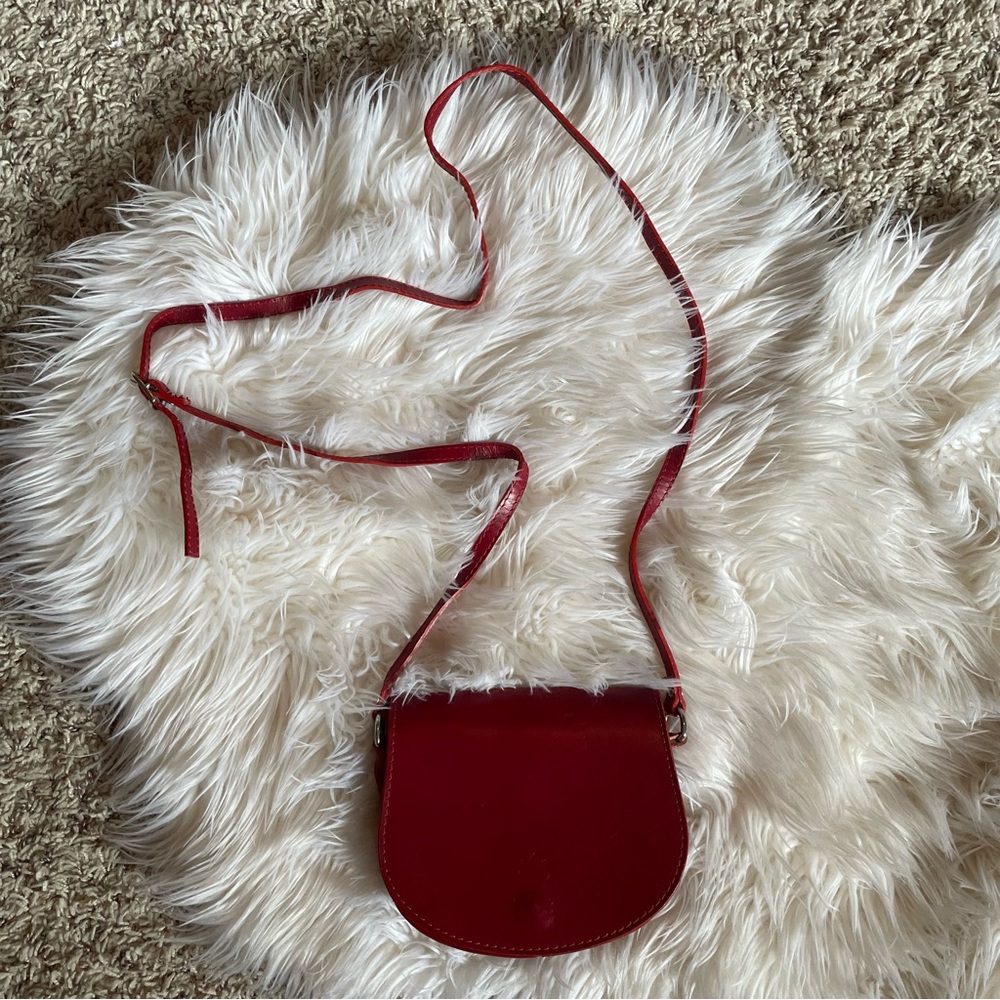 Vera Pelle Vibrant Red Crossbody Bag